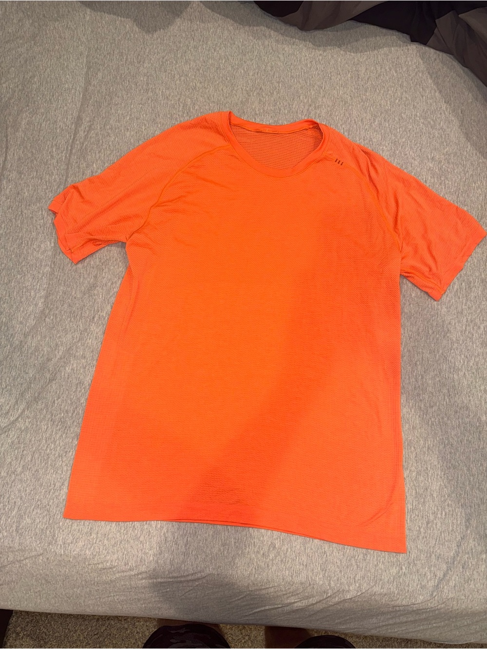 Lululemon Metal Vent Tech T Shirt Large Warm Coral/Highlight Orange
